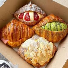 Bánh croissant